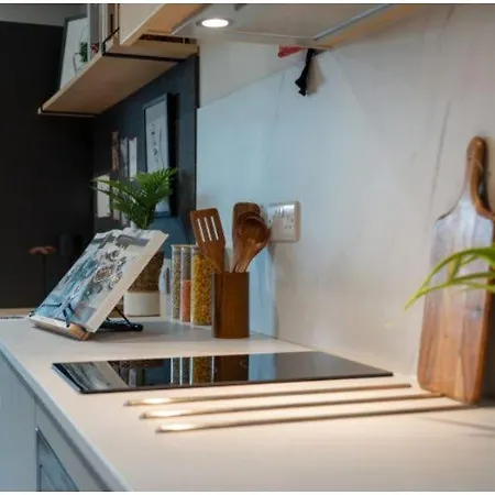 For Students Only - Fusion Students In - Close To Of Apartamento York