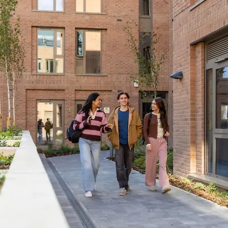 For Students Only - Fusion Students In - Close To Of Apartamento